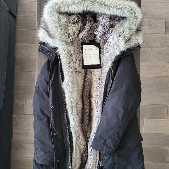 Aritzia Community Down Filled Coat - Picture 2 of 15